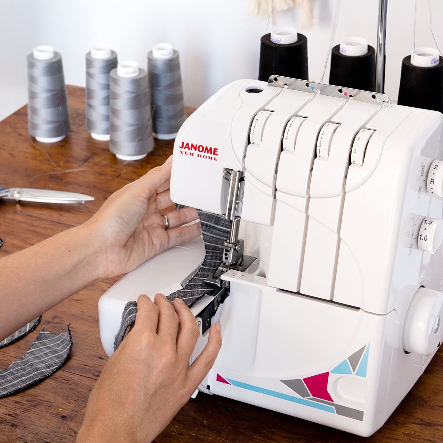 MOD-8933 Serger with Lay-in Threading, 3 and 4 Thread Convertible with Differential Feed