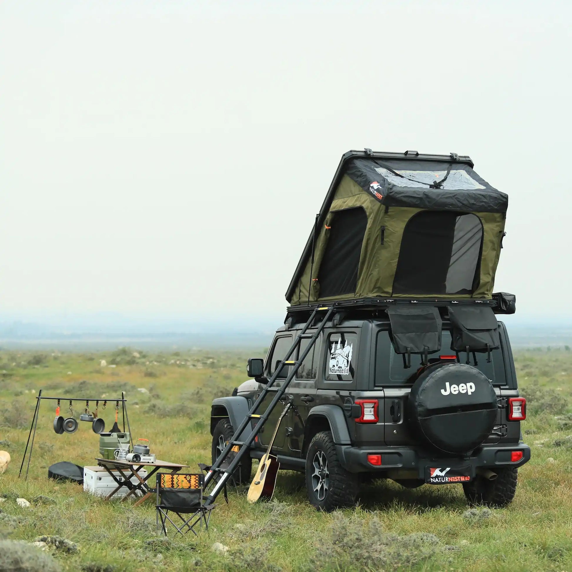 Naturnest Polaris 2 Triangle rooftop tent